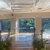 緑の綺麗なチャペルです