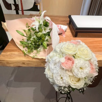 左サプライズブーケ
右ブーケ