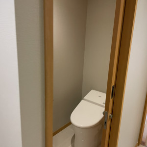 新郎新婦の控え室にはトイレもついていました。|736641さんのガーデンテラス 東山の写真(2367071)