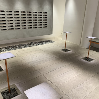 自分の人生における記念品とゲストへの手紙を入れるポスト