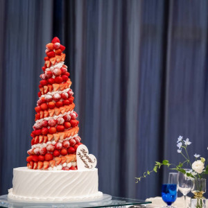 いちごタワーのウェディングケーキ|736828さんのアートグレイス ウエディングコースト 東京ベイの写真(2562053)