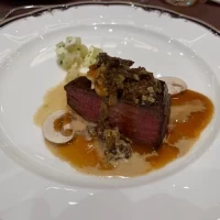 メインの肉料理
