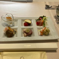 前菜すごく美味しかったです。
ホタテやサー入っていました。