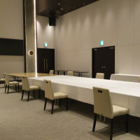 最上階の披露宴会場の壁側