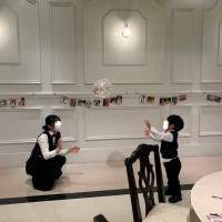 小さな子供とも遊んでくれるスタッフさんです。