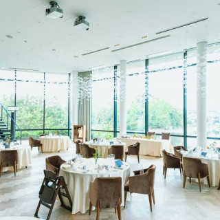 全面窓になっていて自然光も差し込みます。