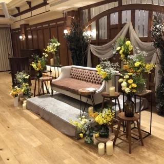 ソファーはナチュラルな雰囲気の会場にマッチしていました。