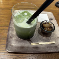 クラシカについてすぐに出していた抹茶ラテとわらびもち