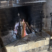 本物の火を用いた本物の暖炉