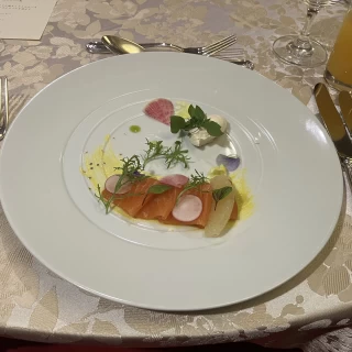 前菜のサーモン