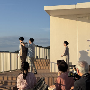 新郎両親からのジャケット、手袋セレモニーです|737755さんのTHE HARBOR TERRACE(ザ ハーバー テラス)の写真(2524487)