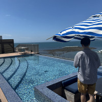 屋上のプール