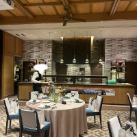 2階の披露宴会場。オープンキッチンが魅力的。