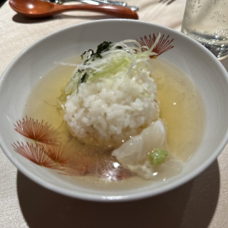 器の意匠も見てて楽しく、出汁がいい香りです