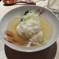 器の意匠も見てて楽しく、出汁がいい香りです