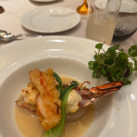 魚料理です
グレードアップして海老にしました