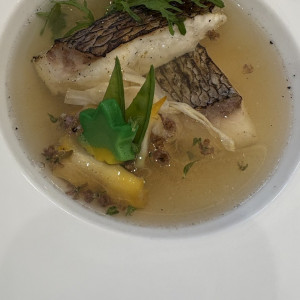 個人的に一番このお魚が美味しかったです。|738079さんのル・センティフォーリア大阪（クラウディアホールディングスグループ）の写真(2525697)