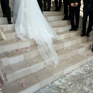大階段でのフラワーシャワーがとても素敵でした!