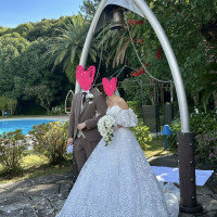 ブーケトスもガーデンで行いました！
背景がインスタ映えでした