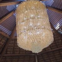 シャンデリアが豪華でびっくりしました。