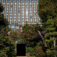 庭園側から見たホテル外観