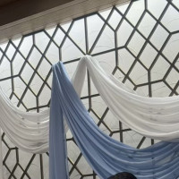 新郎新婦の後ろを鮮やかに彩っていました