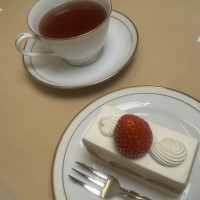 上品な甘さのケーキでした