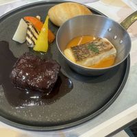 お肉も魚も美味しいです