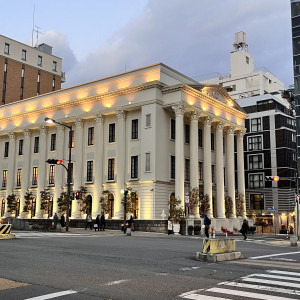 夕方から外観もライトアップ|738277さんの山手迎賓館（神戸）/テイクアンドギヴ・ニーズウェディングの写真(2375059)