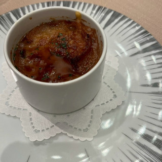 スープ料理　オニオングラタンスープ