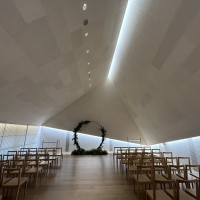 挙式会場前方
5人×7列×両サイド　　70人の想定