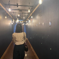 ゲストが通る挙式会場への移動の廊下もお気に入りです