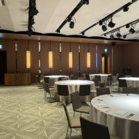 披露宴会場シンプルめです