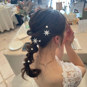 ヘアセットと、披露宴会場の雰囲気です！|738565さんのベイサイド迎賓館（松山）/テイクアンドギヴ・ニーズウェディングの写真(2377150)