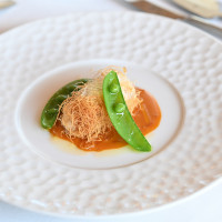 シェフと相談し、オリジナルの料理を提供できます。