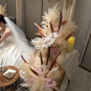 ソファタイプ、独立型の装花|738749さんの L2126（エルニイチニロク）の写真(2379085)