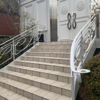 挙式後、こちらの階段から新郎新婦が登場しました