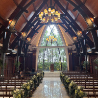 自然光がいっぱい入るチャペル
