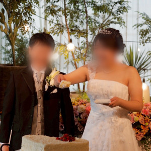 ウェディングケーキのファーストバイト|738998さんのTHE CLASSICA BAY RESORT （ザ クラシカ ベイリゾート）の写真(2568959)