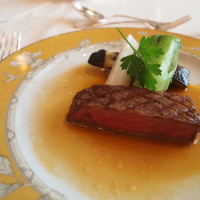 メインの肉料理（ほどよく柔らかく食べやすかった）