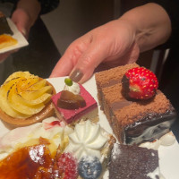 デザートビュッフェのゲスト写真