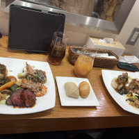 披露宴後に温かいお料理をいただけます。