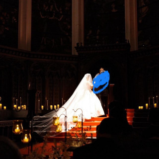 挙式会場で明かりが消え暗くなった時は幻想的でした