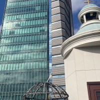 ガーデン近くには大きなビルがあり都会ならではの景色です