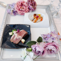 お花を添えて料理を提供してくれました。