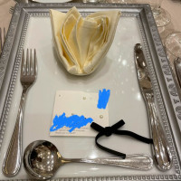 テーブルクロスはバラをイメージしてもらいました