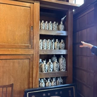 商家だった頃使われていたものが展示されているのも素敵。