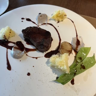 メインの肉料理