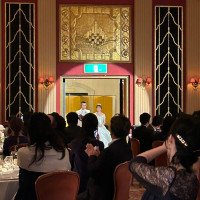 披露宴入場