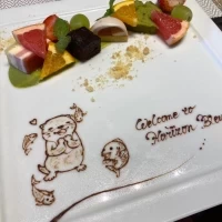 試食時に、自分達に縁のあるイラストを描いてくれたデザート